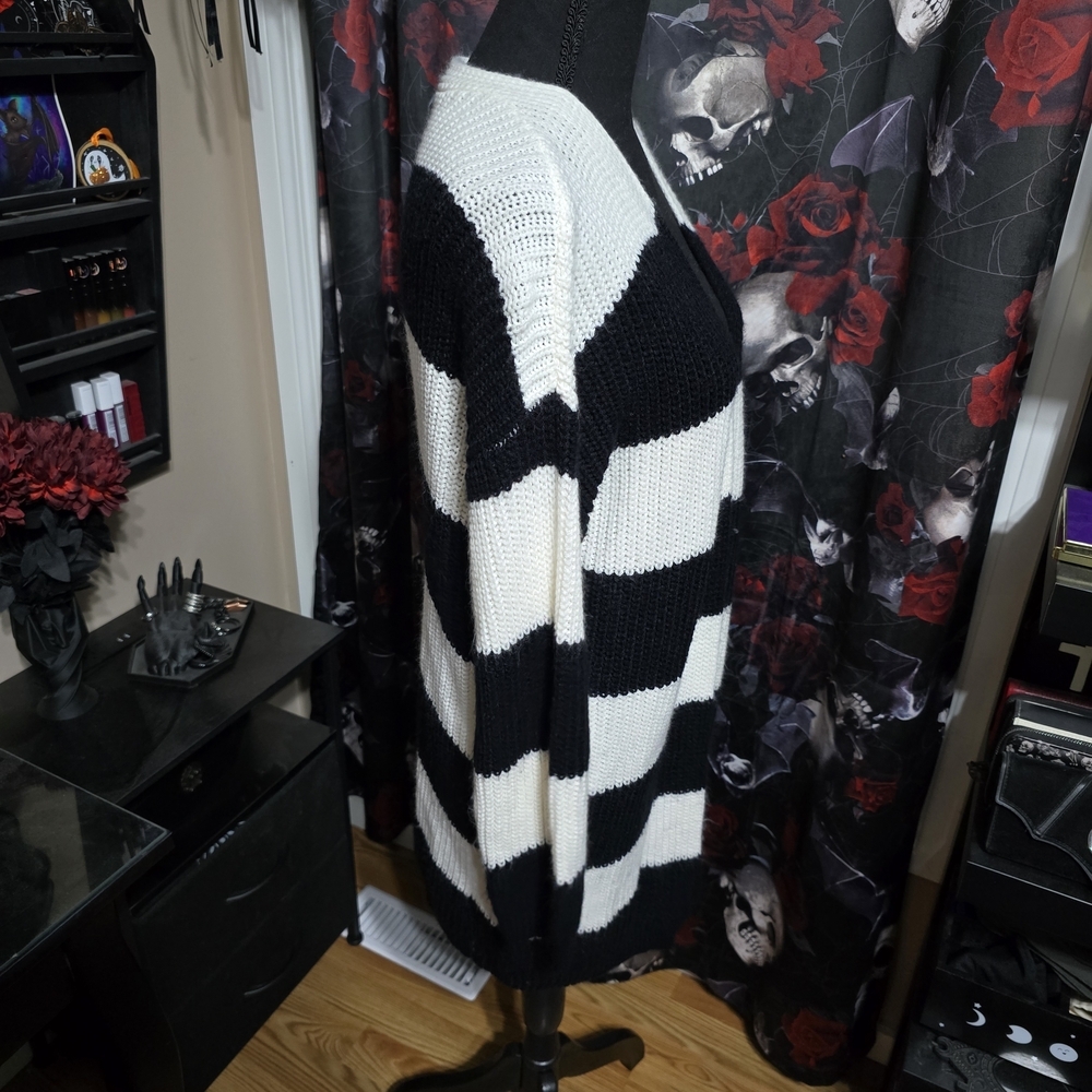 Black and White Striped Women's Cardigan - Picture 4 of 5